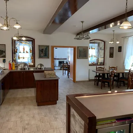 ゲストハウス Eduard 4*