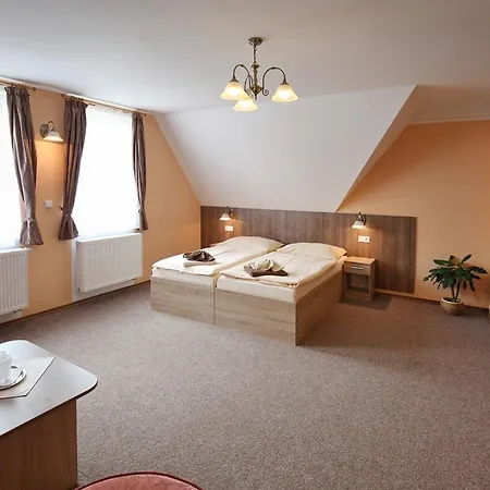 ゲストハウス Eduard 4*