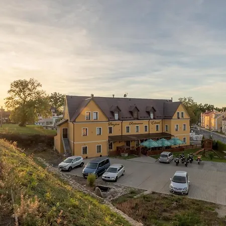 Eduard ゲストハウス 4*